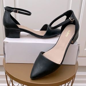 New in box black kneels